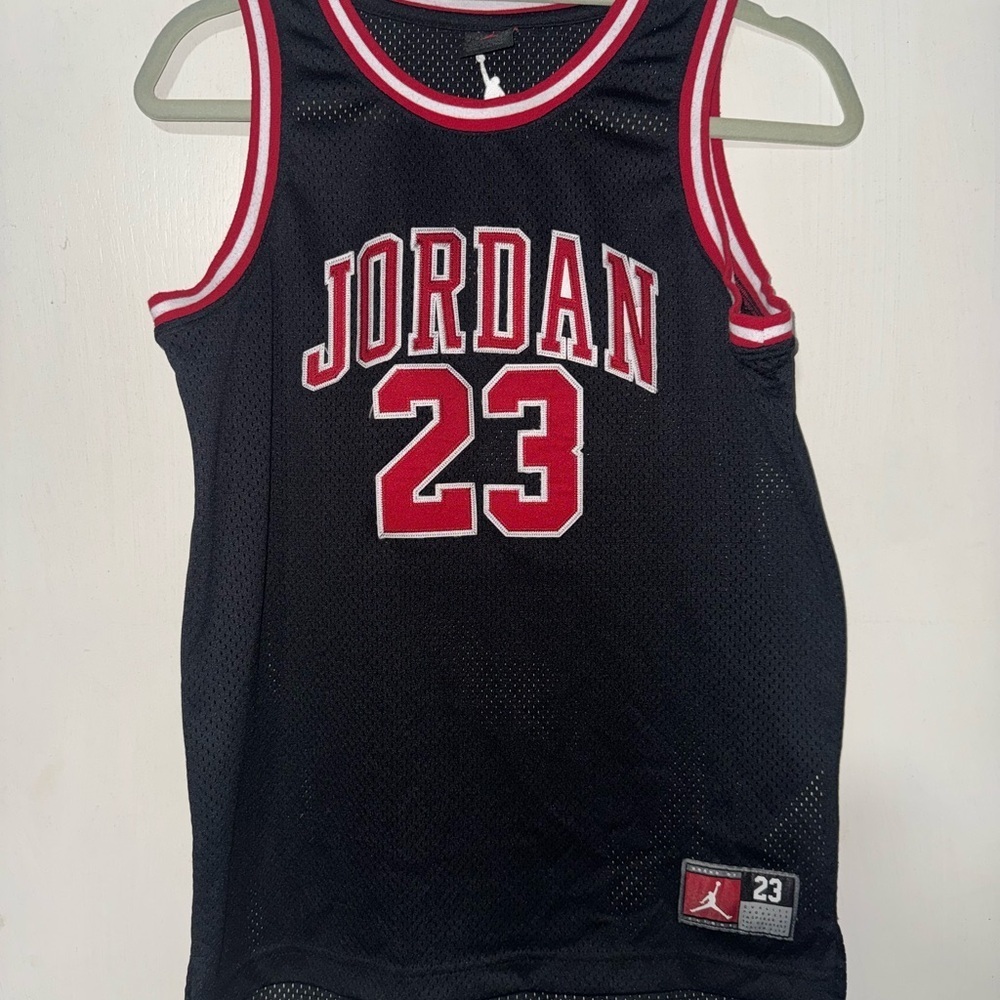 Jordan  Black and Red Jersey 12/13 years